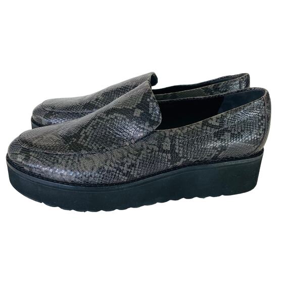 Vince Zeta Snakeskin platform Loafers Size 8 gray black faux snake print loafers - Picture 1 of 12